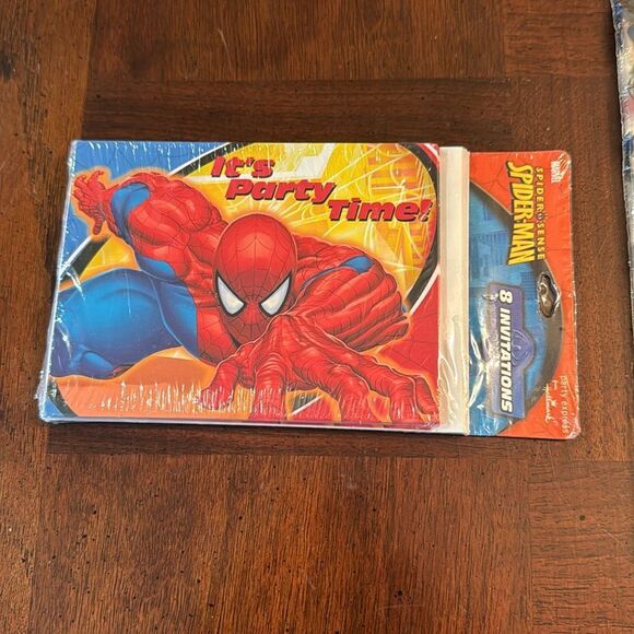Marvel Spiderman Party Pack Cupcake Baking Cups Loot Bags Invitations - Picture 2 of 5
